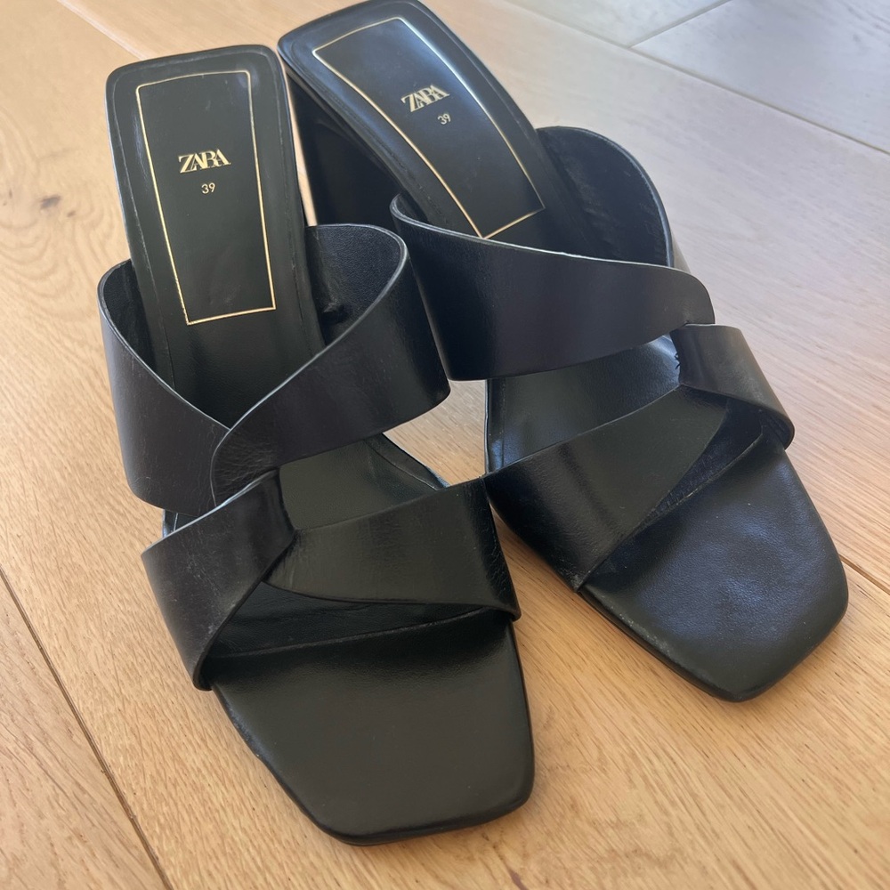🔥🔥 ZARA Black Leather Crossover Block Heel Mules – Size 39